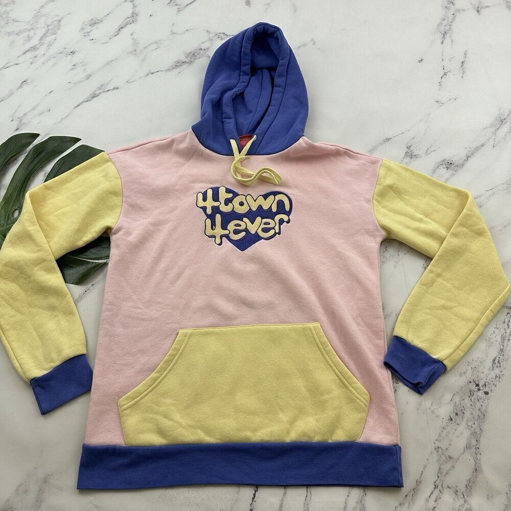 Disney Pixar Turning Red 4 Town Pullover Hoodie Sweatshirt Size XS Pastel 4 Ever
